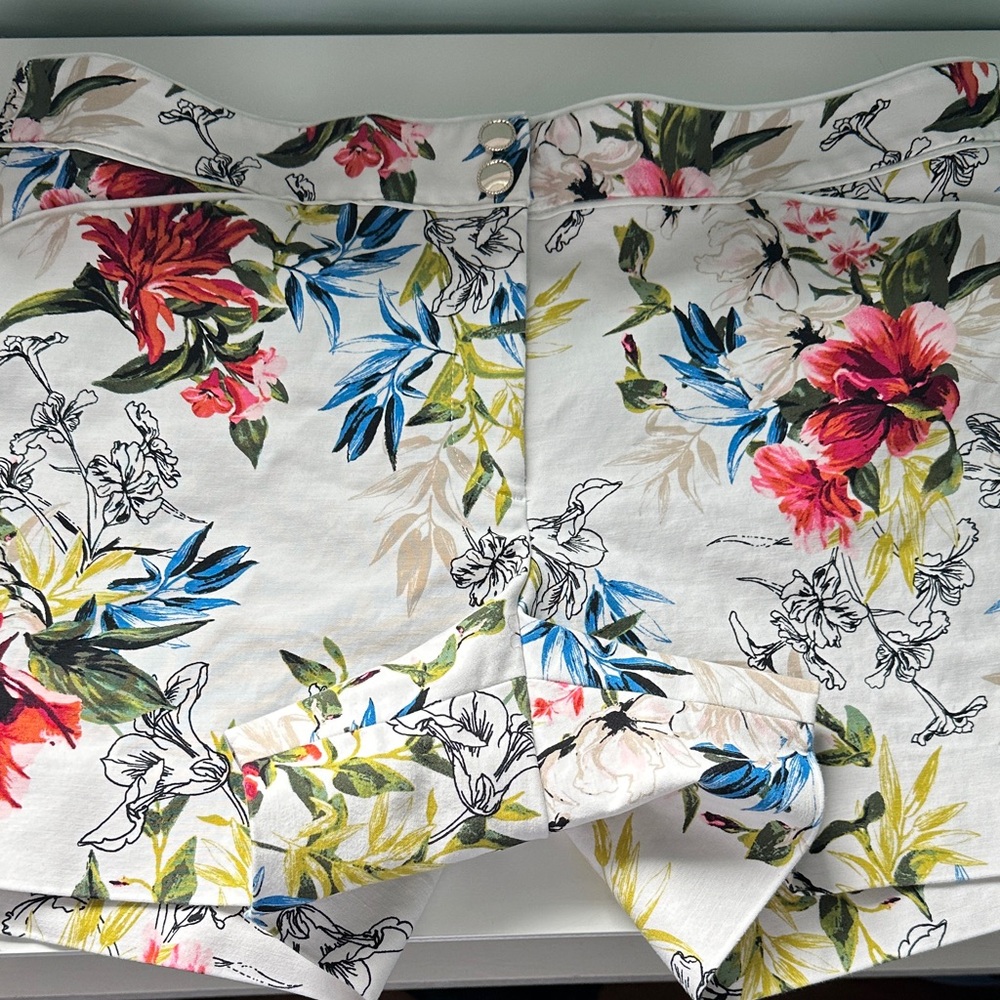 WHBM Petite Floral Shorts